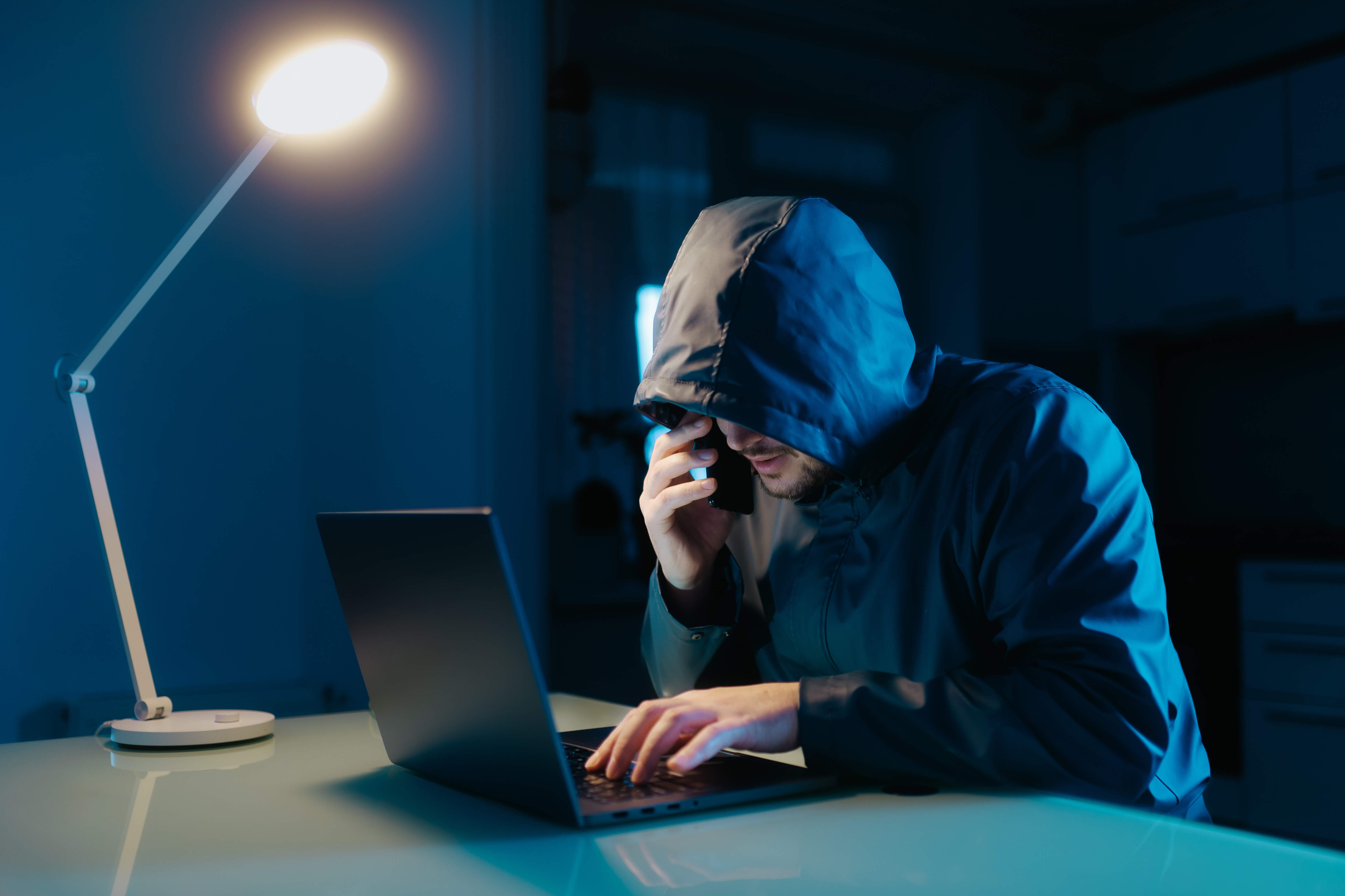 Phishing, smishing, vishing